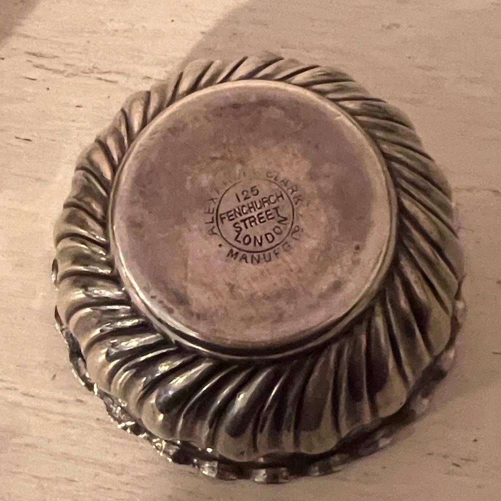 Set Antique Sterling Silver Alexander Clark London Salt Cellars & inserts - Picture 4 of 6